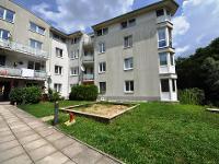 Wohnimmobilie Miete Dachgeschosswohnung Südseite, Grünlage und Garagenparkplatz
