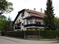 Wohnimmobilie Miete Dachgeschosswohnung Sehr schöne 4 Zimmer Dachgeschoßwohnung mit uneinsehbarer Dachterrasse.