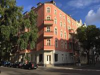 Wohnimmobilie Kauf Mehrfamilienhaus 2016/2018 Mehrfamilienhaus mit 11 Einheiten, Neugestaltung der Fassade, Einbau neuer Fenster, Anbau eines Aufzuges, Neugestaltung des Hofes, Erneuerung der Elektrik