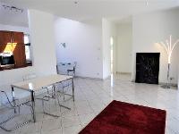 Wohnimmobilie Kauf Dachgeschosswohnung Verkauf einer lichtdurchfluteten DG-Whg. mit hochwertiger Einbauküche. Teilweise von uns möbliert. Kaufpreis 620.000€