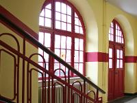 Wohnimmobilie Kauf Denkmalgeschütze Immobilien/Neubauvorhaben/Wohnanlage/Immobilienfonds Dieses Angbeot ist wirklich selten: hier handelt es sich um ein architektonisch interessantes Schulhaus mit vie