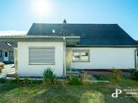 Wohnimmobilie Kauf Einfamilienhaus Sollten Sie selbst Eigentümer einer Immobilie sein und diese verkaufen oder vermieten wollen, dann sind wir Ihnen gerne dabei behilflich. 100 % unserer Auftraggeber 