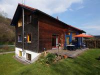 Wohnimmobilie Kauf Einfamilienhaus Idyllisch gelegenes Einfamilienhaus mit reichlich Platz!