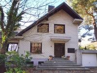 Wohnimmobilie Kauf Einfamilienhaus Großzügiges Einfamilienhaus mit großem Baugrundstück sucht neuen Eigentümer!