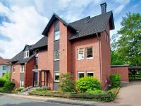 Wohnimmobilie Kauf Etagenwohnung Die Wohnung liegt in der 1. Etage eines 1985 errichteten Wohnhauses und hat eine Größe von ca. 63 m². Zu der Wohnung gehört Ihre eigene Einzelgarage. Die Anlage befind