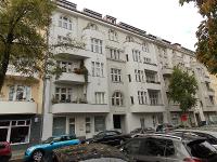 Wohnimmobilie Kauf Etagenwohnung Unweit Wilmersdorfer Straße, bezugsfrei, große Wohnung im klassischen Berliner Altbau