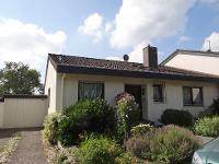 Wohnimmobilie Kauf Einfamilienhaus Sehr gepflegter kleiner Bungalow mit Garten und Garage - VERKAUFT