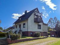 Wohnimmobilie Kauf Einfamilienhaus Einfamilienhaus mit Vollkeller, Garage, Balkon und Gartenhaus