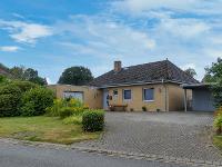 Wohnimmobilie Kauf Einfamilienhaus Energieeffizienter Bungalow mit Solarthermie und Photovoltaik in schöner Lage