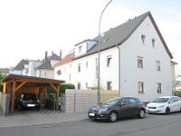 Wohnimmobilie Kauf Mehrfamilienhaus Dieses gepflegte und geschmackvoll sanierte Zweifamilienhaus liegt in zentraler Lage, im Stadtteil "Lerchenfeld" von Weiden. Das Haus wurde ursprünglich 1