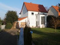 Wohnimmobilie Kauf Mehrfamilienhaus In diesem modernisierten Haus am Stadtrand von Hildesheim wird Ihre ganze Familie Platz finden - alternativ lässt sich eine Wohneinheit oder auch das komplette Haus