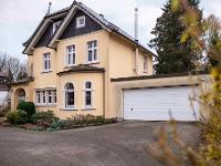 Wohnimmobilie Kauf Burg/Schloß/Bauernhaus/Villa/Herrenhaus/Landhaus/Reiterhof Imposante Villa nahe City von Radevormwald