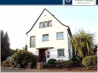 Wohnimmobilie Kauf Einfamilienhaus Das sehr ruhig gelegene Einfamilienhaus mit Terrasse, die direkt in den schönen großen Garten führt, ist ideal für die Familie mit Kindern. Wenig bis kaum Verkehr, d