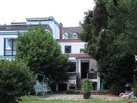 Wohnimmobilie Kauf Doppelhaus Doppelhaushälfte mit großem Garten in Frankfurt-Niederrad!