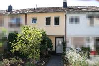 Wohnimmobilie Kauf Einfamilienhaus In familienfreundlicher Lage im beliebten Stadtteil Wersten durften wir dieses modern gestaltete Reihenmittelhaus aus dem Jahr 1956 erfolgreich vermitteln. Das 2008 