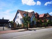 Wohnimmobilie Kauf Burg/Schloß/Bauernhaus/Villa/Herrenhaus/Landhaus/Reiterhof Villa am Stadtrand