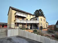 Wohnimmobilie Kauf Mehrfamilienhaus Haus in Haus - großzügige OG-Wohnung mit 2-Zi-Einliegerwohnung, Hobbyraum und Garage + Stellplatz