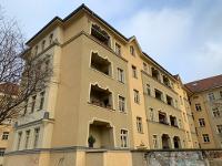 Wohnimmobilie Kauf Erdgeschosswohnung Sehr gepflegte Zwei-Raum-Altbauwohnung mit Loggia in attraktiver Wohngegend