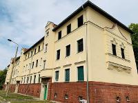 Wohnimmobilie Kauf Etagenwohnung Drei-Raum-Wohnung mit Parkett, Balkon, Loggia und Tageslichtbad in beliebter Wohnlage