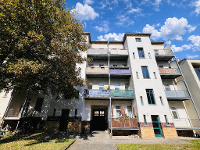 Wohnimmobilie Kauf Etagenwohnung Denkmalgeschützte 2-Raum-Wohnung mit Garage & neuer Heizung im beliebten Stötteritz