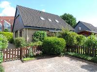Wohnimmobilie Kauf Einfamilienhaus Ein Raumwunder mit 4 Kinderzimmern. Hier lässt es sich gut leben. Eine ruhige Nebenstraße, dazu in der 2 Baureihe...Erholung pur.