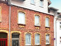 Wohnimmobilie Kauf Reihenhaus Eine solide Immobilie: „Nestbau“ für junge Familie gefällig ?