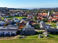 Exklusive Immobilie Mehrfamilienhaus Luxuriöses Baufritz-Haus in exklusiver Höhenlage mit Panoramabodenseeblick und zwei Ferienwohnungen