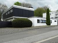 Exklusive Immobilie Einfamilienhaus ATTRAKTIVES WOHNHAUS MIT 237m² WOHNFLÄCHE UND SEHR SCHÖNEM GRUNDSTÜCK Dieses Wohnhaus über 2 Etagen überzeugt von außen wie innen mit seiner zeitgemäßen Architektur