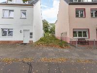 Wohnimmobilie Kauf Wohnbaugrundstück • 232 m² Grundstück • Voll erschlossen • Baugenehmigung aus 2017 • Gute Einkaufsmöglichkeiten • Kindergärten und Schulen in der Nähe • 2 Stellplätze vorhanden