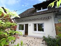 Wohnimmobilie Kauf Einfamilienhaus BEEINDRUCKENDE DOPPELHAUSHÄLFTE IN DENZLINGEN
