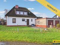 Wohnimmobilie Kauf Einfamilienhaus Einfamilienhaus in Großefehn, Holtrop Einfamilienhaus mit Potenzial in Sackgassenlage in Holtrop