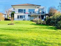 Wohnimmobilie Kauf Einfamilienhaus Reserviert: Geräumiges Einfamilienhaus in zentraler, sonniger Ruhelage von Königstein