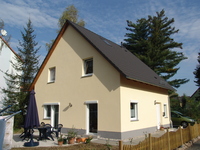 Wohnimmobilie Kauf Einfamilienhaus Hier konnten wir einer weiteren jungen Familie mit 2 Kindern helfen, ihren Traum vom eigenen Heim verwirklichen. Aus der Platte ins eigene Haus......... Die durch un