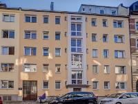 Wohnimmobilie Kauf Etagenwohnung Diese helle 3-Zimmer-Wohnung im 4. Obergeschoss eines modernisierten Mehrfamilienhauses liegt im begehrten Stadtteil Maxvorstadt. Die nach Süden ausgerichtete Wohnung 